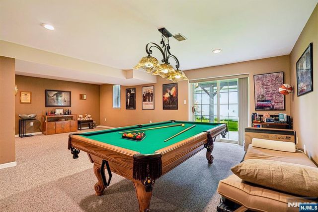 16 Langdale Road, Wayne, NJ 07470