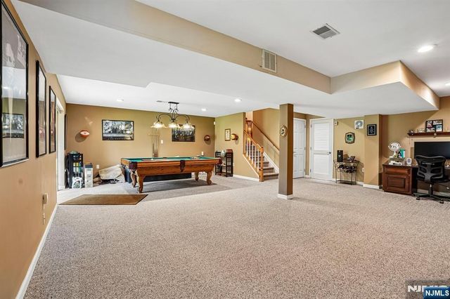 16 Langdale Road, Wayne, NJ 07470