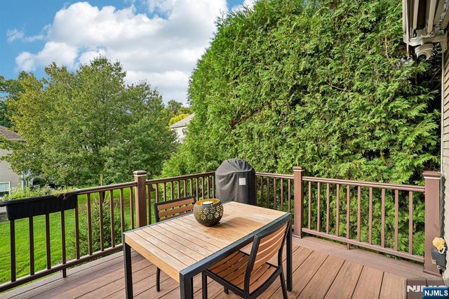 16 Langdale Road, Wayne, NJ 07470