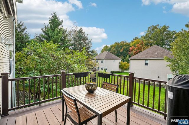 16 Langdale Road, Wayne, NJ 07470