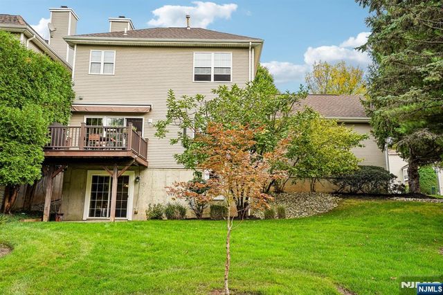 16 Langdale Road, Wayne, NJ 07470