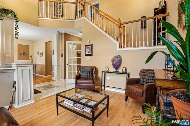 16 Langdale Road, Wayne, NJ 07470