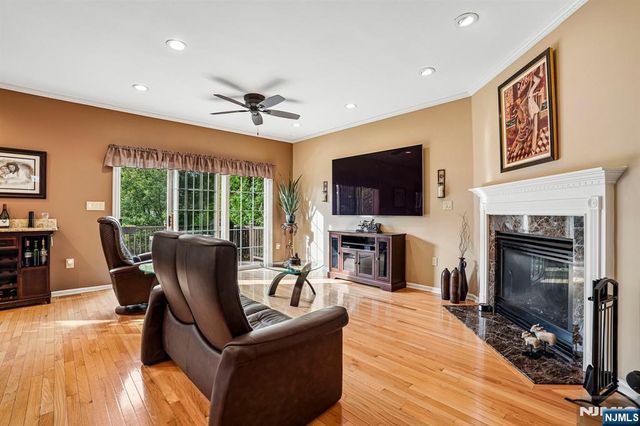 16 Langdale Road, Wayne, NJ 07470