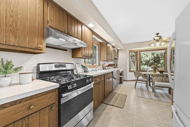2963 N 70th STREET, Milwaukee, WI 53210