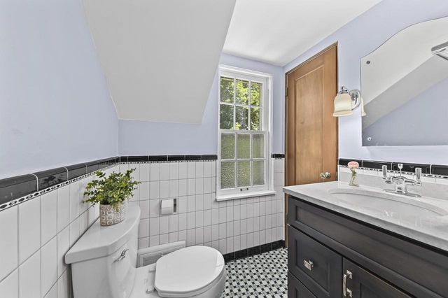 2963 N 70th STREET, Milwaukee, WI 53210