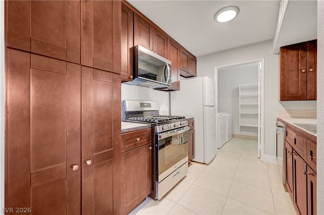 7885 West Flamingo Road 1050, Las Vegas, NV 89147