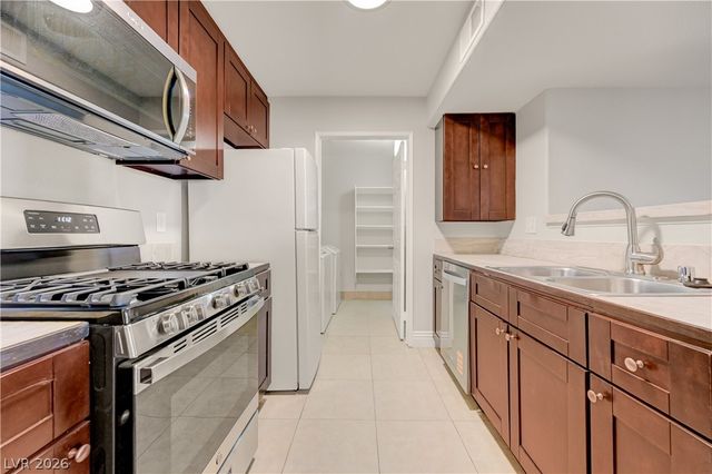 7885 West Flamingo Road 1050, Las Vegas, NV 89147