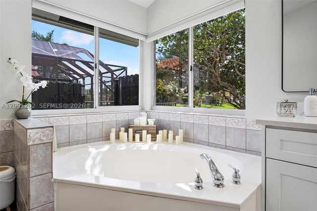 550 NW 110th Ave, Plantation, FL 33324