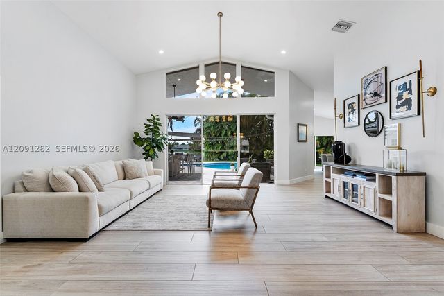 550 NW 110th Ave, Plantation, FL 33324