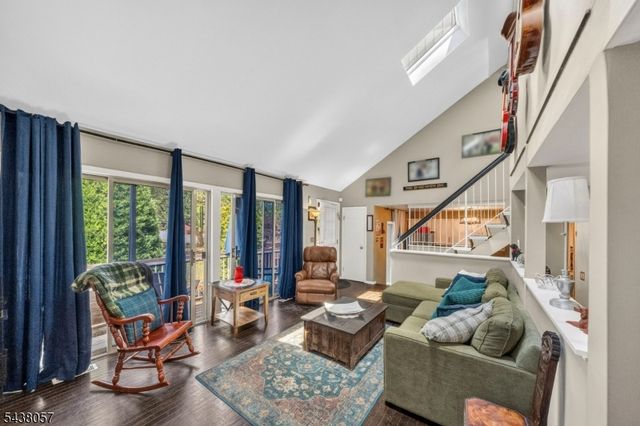4843 Bloomingdale Dr, Hillsborough Twp., NJ 08844