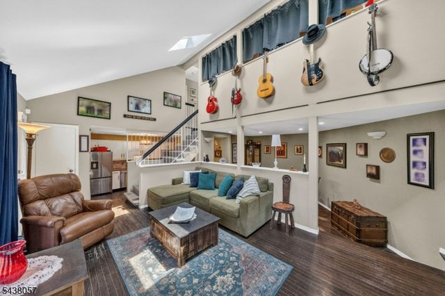 4843 Bloomingdale Dr, Hillsborough Twp., NJ 08844
