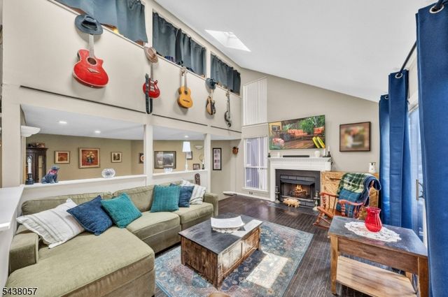4843 Bloomingdale Dr, Hillsborough Twp., NJ 08844