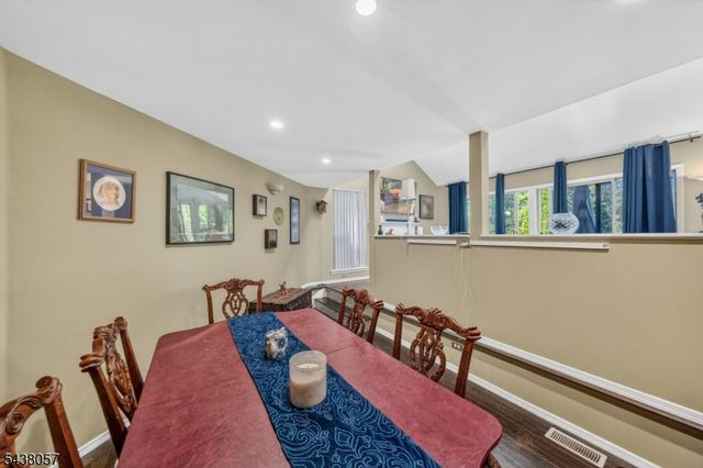 4843 Bloomingdale Dr, Hillsborough Twp., NJ 08844