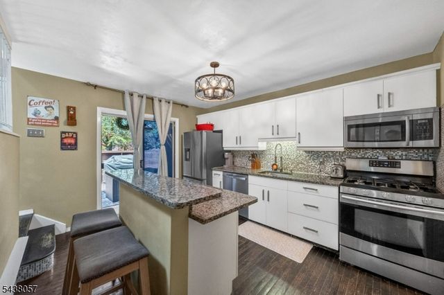 4843 Bloomingdale Dr, Hillsborough Twp., NJ 08844