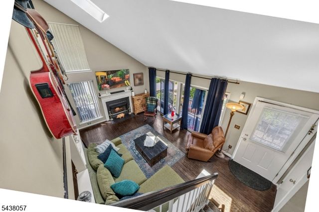 4843 Bloomingdale Dr, Hillsborough Twp., NJ 08844