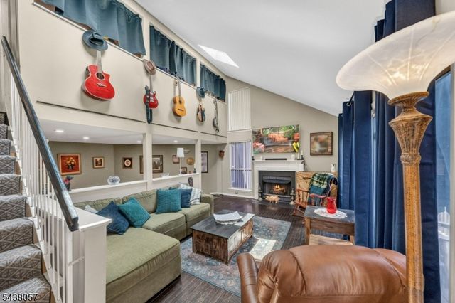 4843 Bloomingdale Dr, Hillsborough Twp., NJ 08844