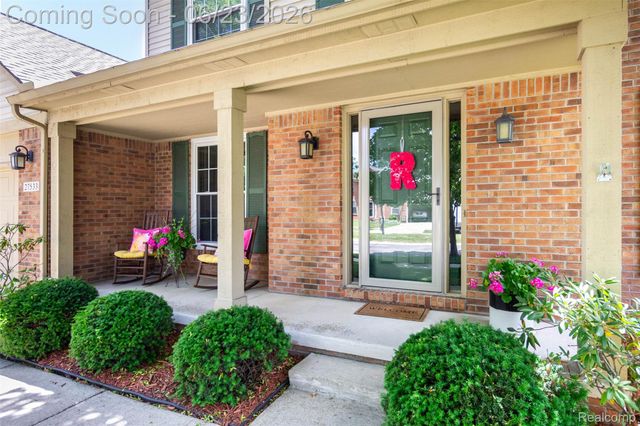 27533 Winchester Terrace, Brownstown Charter Township, MI 48183
