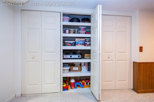 27533 Winchester Terrace, Brownstown Charter Township, MI 48183