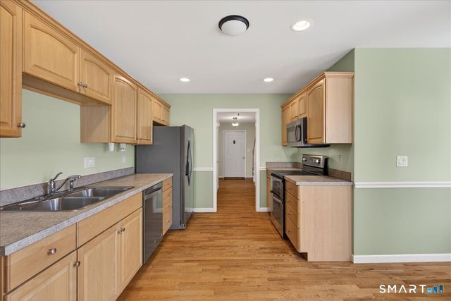 166 Palomino Pass 166, Trumbull, CT 06611