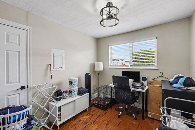 325 W 9th Street, Covington, KY 41011