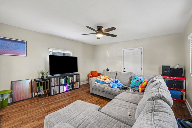 325 W 9th Street, Covington, KY 41011