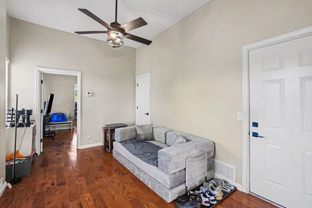 325 W 9th Street, Covington, KY 41011