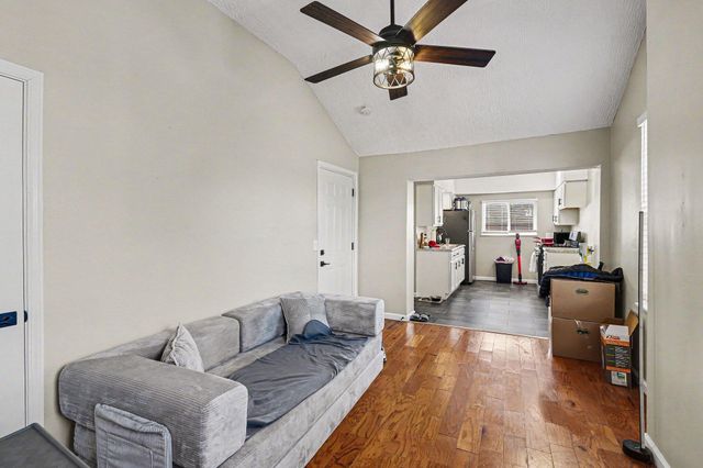 325 W 9th Street, Covington, KY 41011