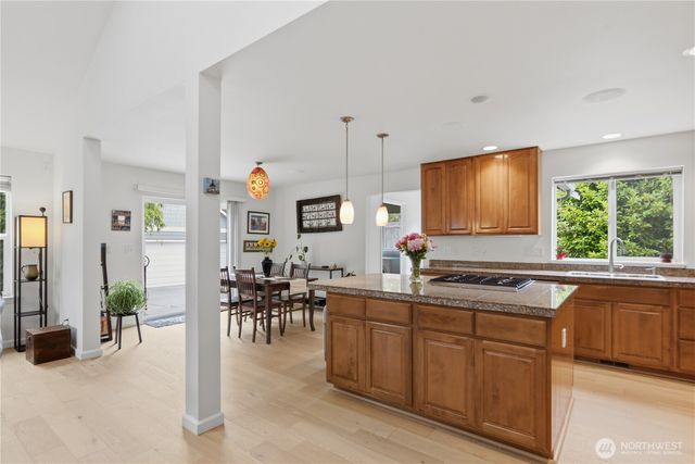 2484 Soundview Drive NE, Bainbridge Island, WA 98110