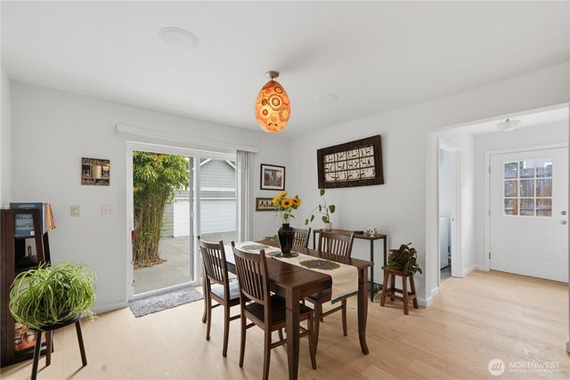 2484 Soundview Drive NE, Bainbridge Island, WA 98110