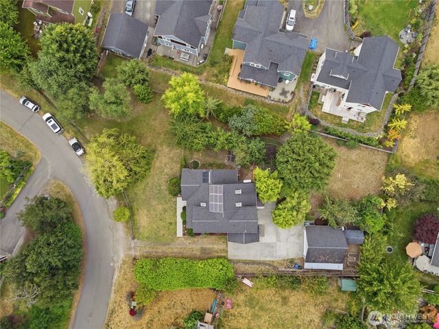 2484 Soundview Drive NE, Bainbridge Island, WA 98110