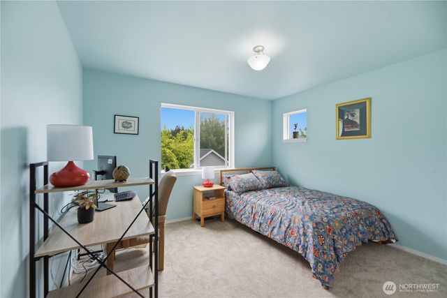 2484 Soundview Drive NE, Bainbridge Island, WA 98110