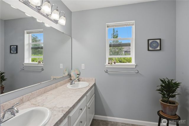 2484 Soundview Drive NE, Bainbridge Island, WA 98110