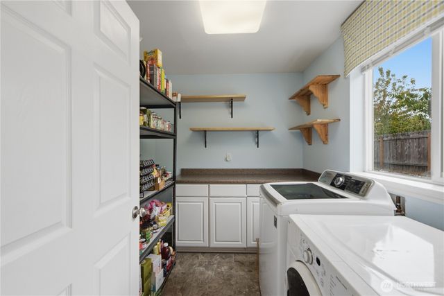 2484 Soundview Drive NE, Bainbridge Island, WA 98110