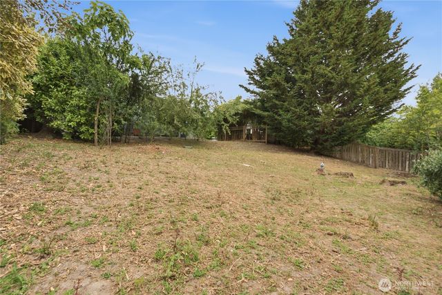 2484 Soundview Drive NE, Bainbridge Island, WA 98110