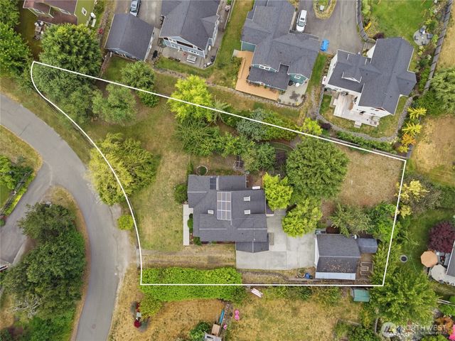 2484 Soundview Drive NE, Bainbridge Island, WA 98110