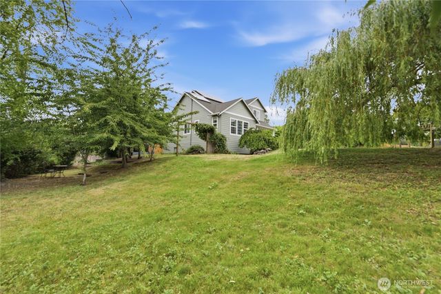 2484 Soundview Drive NE, Bainbridge Island, WA 98110