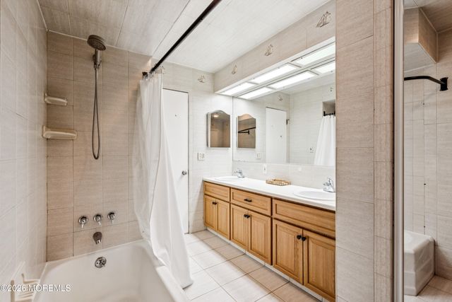 3 Deridder Court, Middletown, NJ 07748