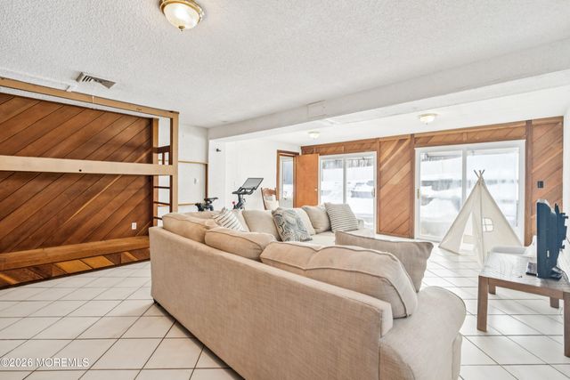 3 Deridder Court, Middletown, NJ 07748