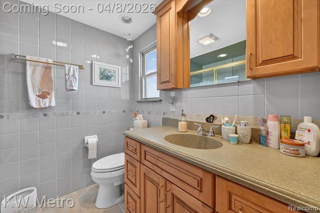 5037 Thorncroft Avenue, Royal Oak, MI 48073