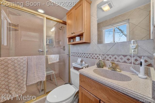5037 Thorncroft Avenue, Royal Oak, MI 48073