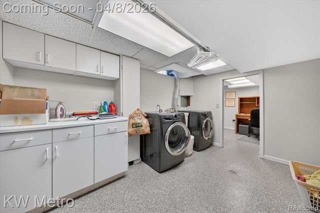 5037 Thorncroft Avenue, Royal Oak, MI 48073