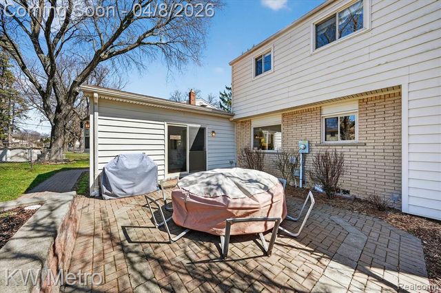 5037 Thorncroft Avenue, Royal Oak, MI 48073
