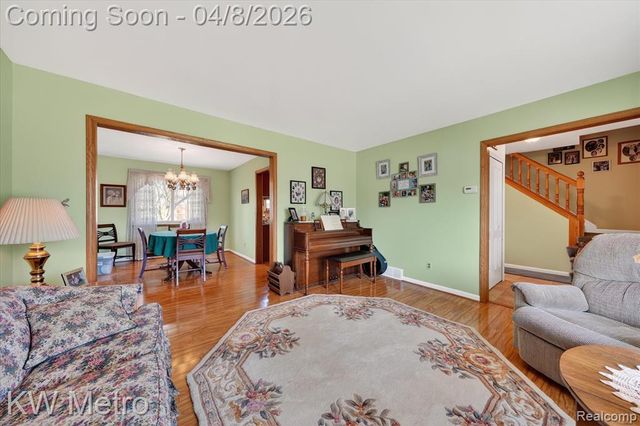 5037 Thorncroft Avenue, Royal Oak, MI 48073