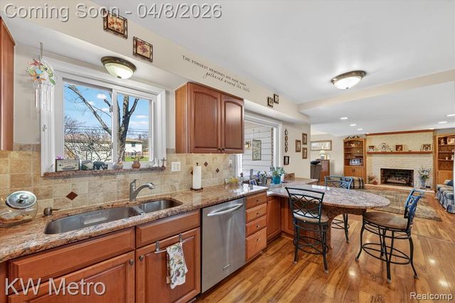 5037 Thorncroft Avenue, Royal Oak, MI 48073