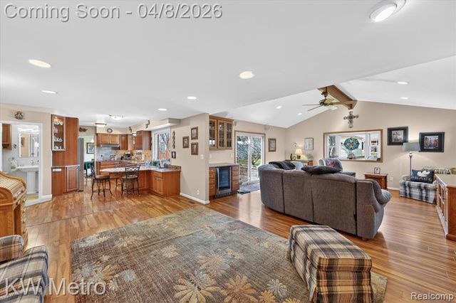 5037 Thorncroft Avenue, Royal Oak, MI 48073