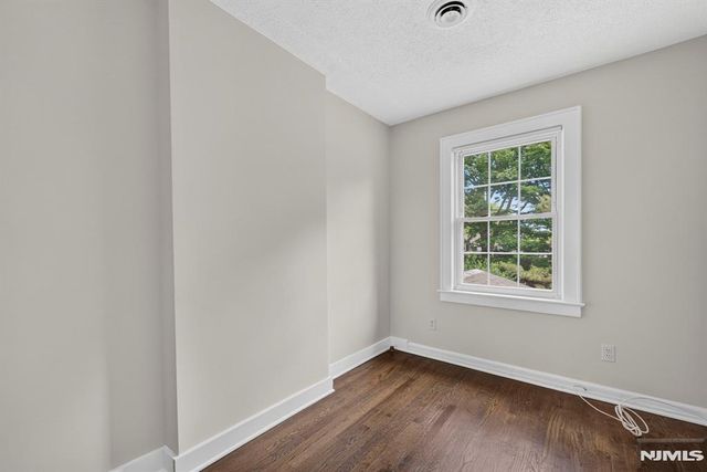 16 Randolph Terrace, Fair Lawn, NJ 07410