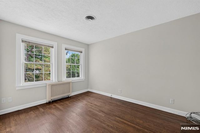 16 Randolph Terrace, Fair Lawn, NJ 07410