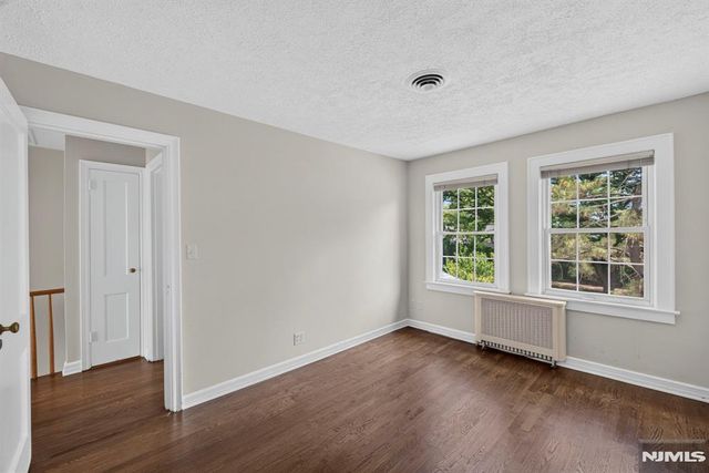 16 Randolph Terrace, Fair Lawn, NJ 07410
