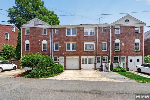 16 Randolph Terrace, Fair Lawn, NJ 07410
