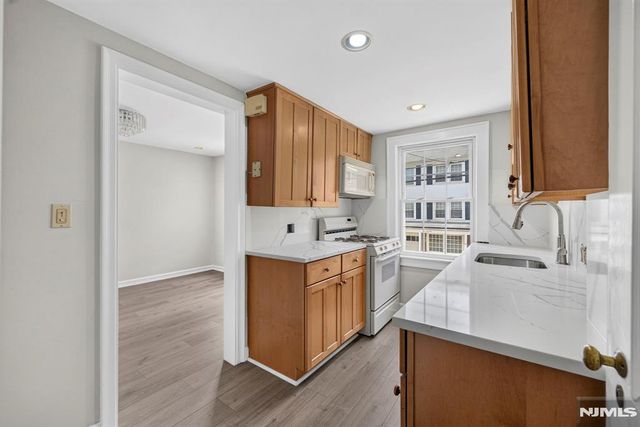 16 Randolph Terrace, Fair Lawn, NJ 07410